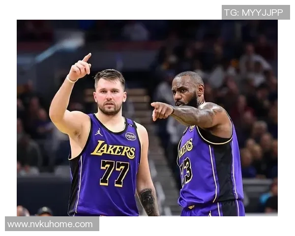 湖人7连胜！东契奇34+12逾越老詹，里夫斯33分12罚，艾顿22+12首发第二